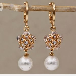 New 18kgf pearl cz earrings